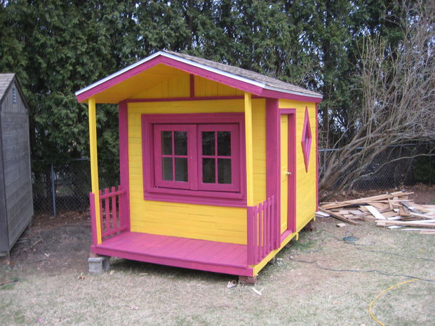 DIY Pallet Playhouse by Instructables